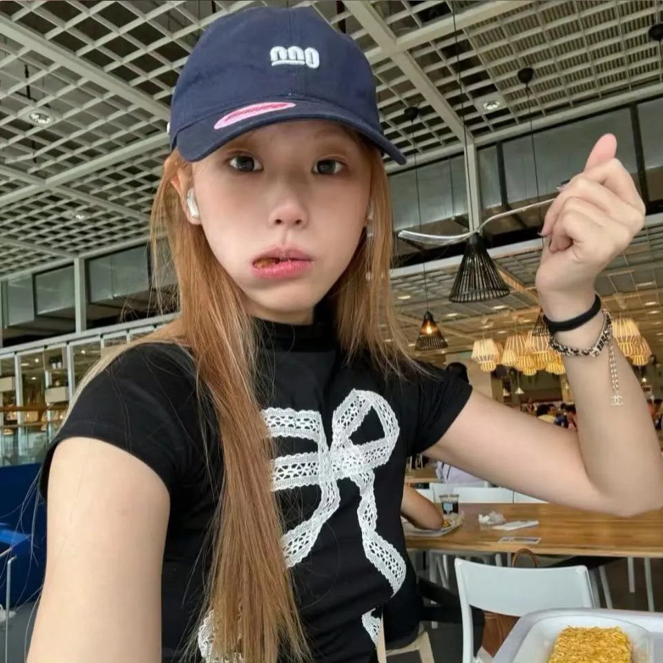 三条黑暗的街道